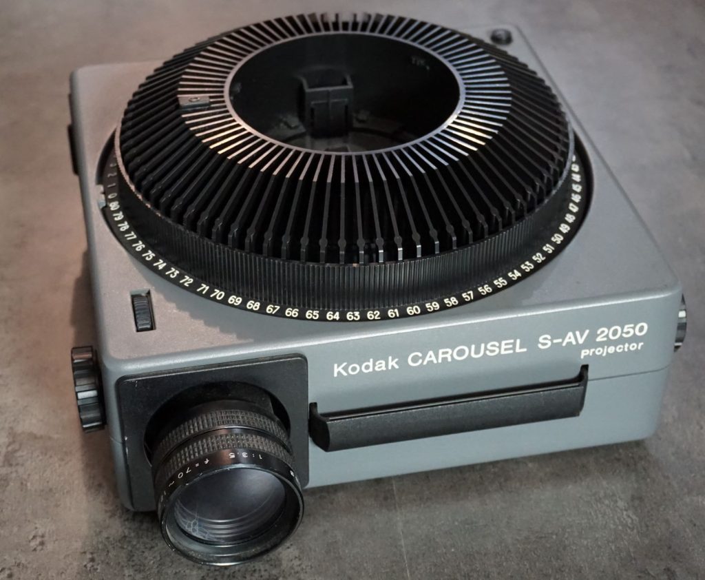 Kodak SAV 2050 35mm slide projector